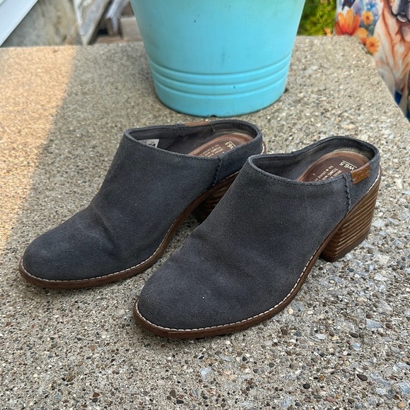 Toms Women’s Slip on Clog size 6.5 - Picture 1 of 5
